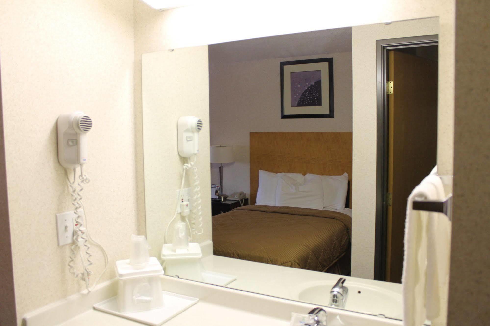 Best Western Dewitt Dış mekan fotoğraf