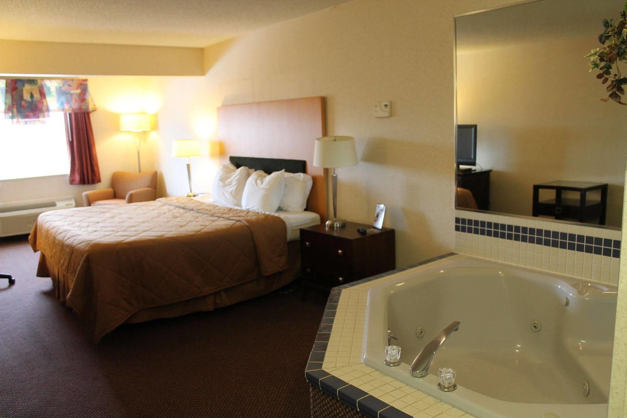 Best Western Dewitt Dış mekan fotoğraf